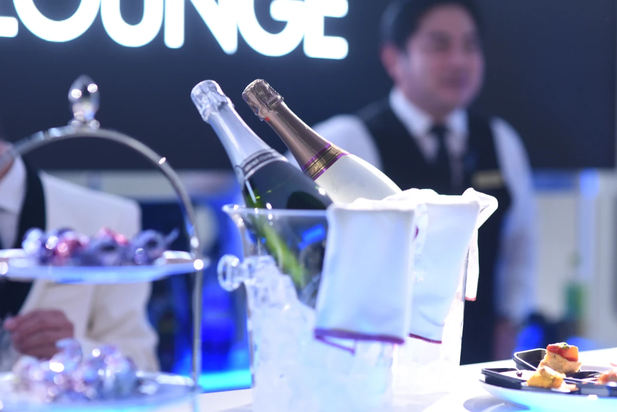 バーカウンターの様子2